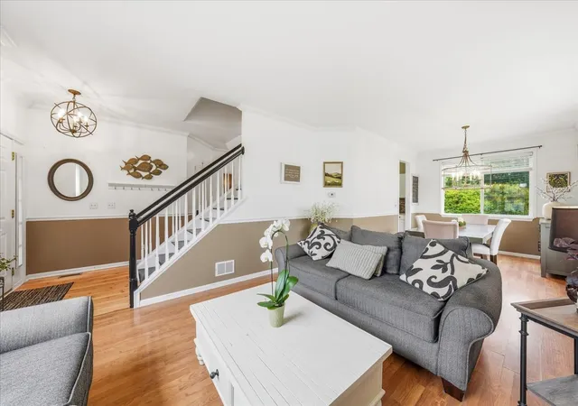 5th image of 1467 Birch Ln, South Elgin, IL 60177 | MLS# 12701064