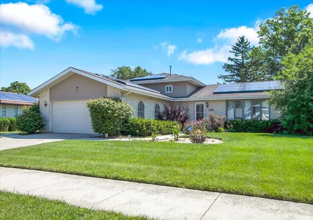 Homes for sale in Orland Park, IL | 15315 Saint Andrews Dr, Orland Park, IL 60462 | MLS# 12701070