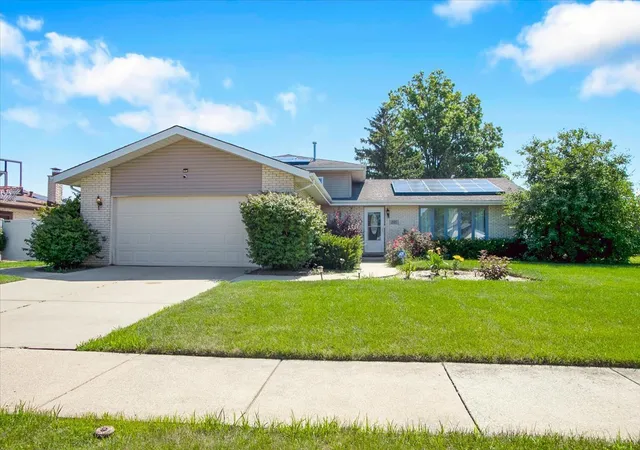 Homes for sale in Orland Park, IL | 15315 Saint Andrews Dr, Orland Park, IL 60462 | MLS# 12701070