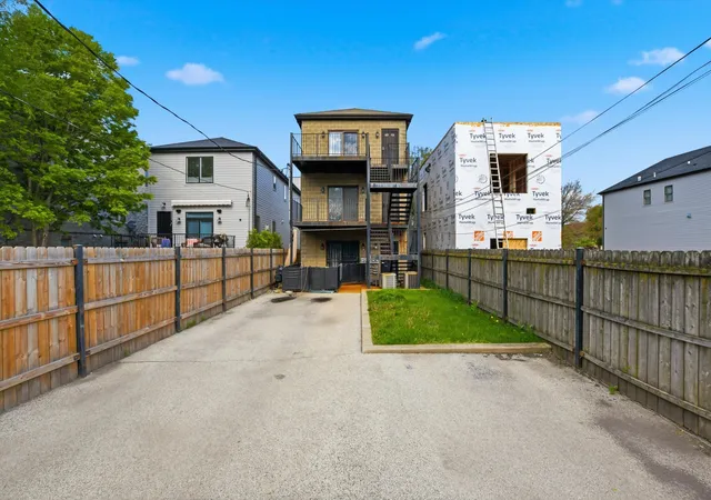 Homes for sale in Chicago, IL | 6534 S Kimbark Avenue, Chicago, IL 60637 | Houzeo
