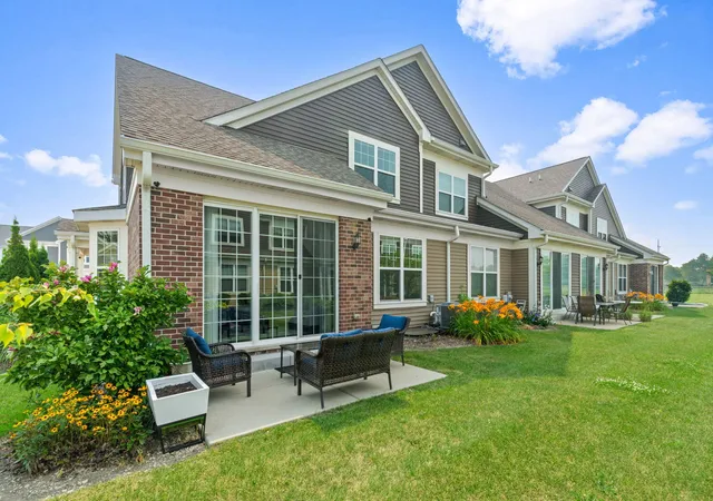 2nd image of 748 N Verandah Dr #748, Hanover Park, IL 60133 | MLS# 12701153