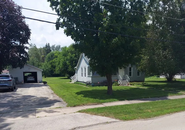 Homes for sale in Braidwood, IL | 150 N School St, Braidwood, IL 60408 | MLS# 12701158