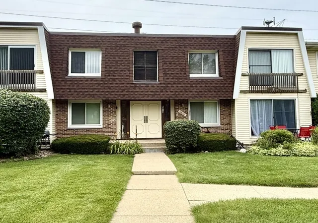Photo 1 of Condo for sale at 6818 Roberts Dr #7, Woodridge, IL 60517 | MLS# 12701166 | Listing updated on 2026-09-01