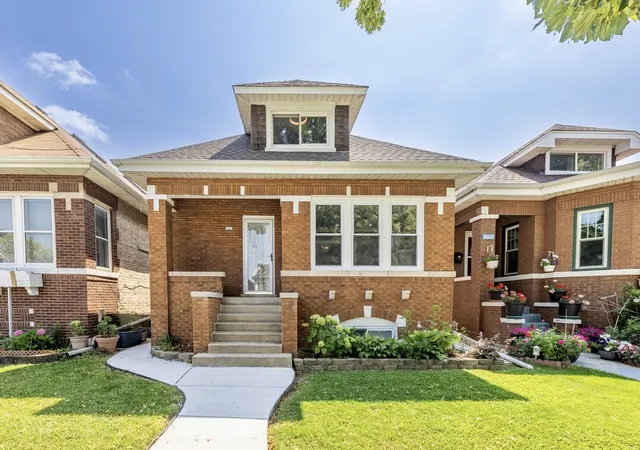 1st image of 3035 N Luna Ave, Chicago, IL 60641 | MLS# 12701175