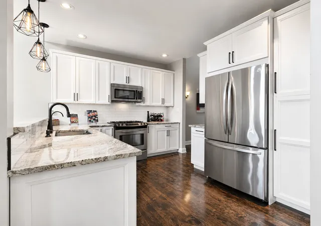 2nd image of 20432 Fallingwater Cir, Frankfort, IL 60423 | MLS# 12701187