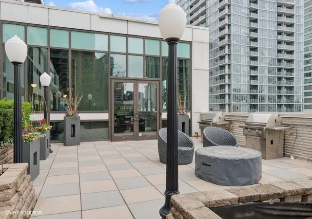 Homes for sale in Chicago, IL | 660 W Wayman St #405B, Chicago, IL 60661 | MLS# 12701198