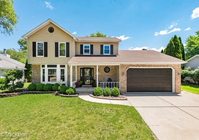 Photo 1 of Single family home for sale at 360 Lakeview Dr, Aurora, IL 60506 | MLS# 12701220 | Listing updated on 2026-09-14