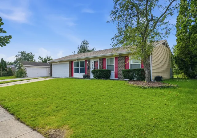 3rd image of 206 Judy Ln, Streamwood, IL 60107 | MLS# 12701248
