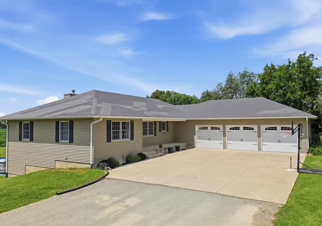 Homes for sale in Morrison, IL | 19481 Blue Goose Rd, Morrison, IL 61270 | MLS# 12701258