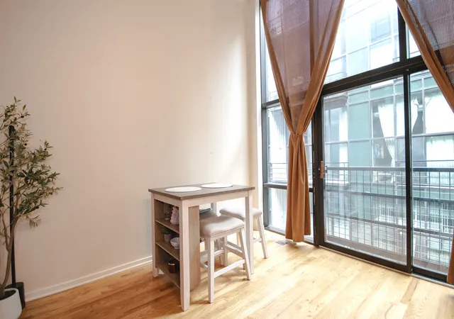 5th image of 1645 W Ogden Ave, Chicago, IL 60612