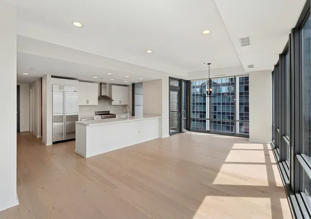 3rd image of 240 E Illinois St #1511, Chicago, IL 60611 | MLS# 12701277