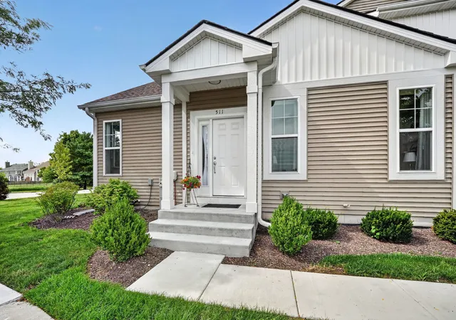 Photo 2 of Townhouse for sale at 511 Amherst Dr, Sycamore, IL 60178 | MLS# 12701279 | Listing updated on 2026-09-14