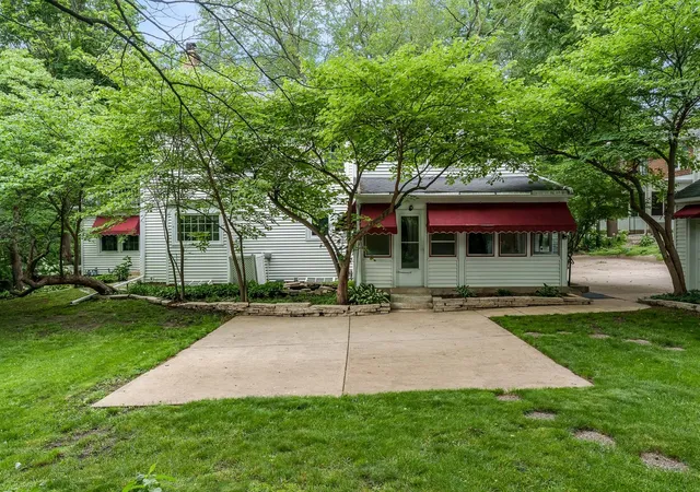 Photo 4 of Single family home for sale at 3025 E State St, Rockford, IL 61108 | MLS# 12701293 | Listing updated on 2026-09-16