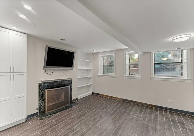 4th image of 4214 N Kenmore Ave, Chicago, IL 60613