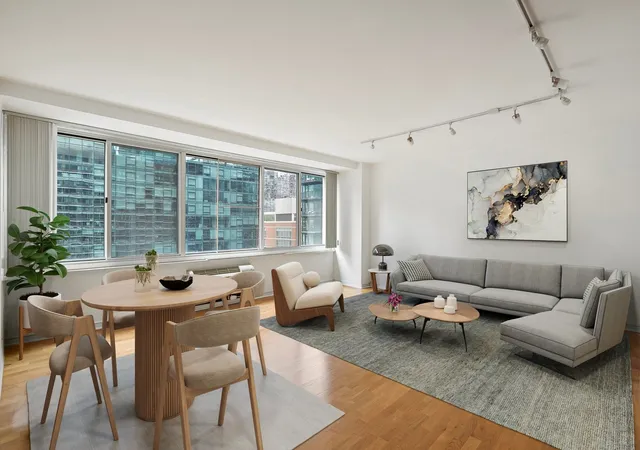 3rd image of 211 E Ohio St #2118, Chicago, IL 60611 | MLS# 12701336