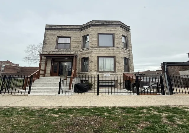 Homes for sale in Chicago, IL | 6049 S Champlain Ave, Chicago, IL 60637 | MLS# 12701357