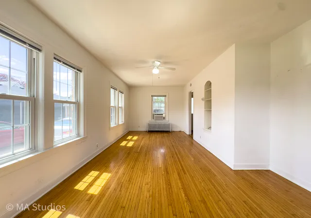 5th image of 216 Wilcox Ave, Elgin, IL 60123 | MLS# 12701365