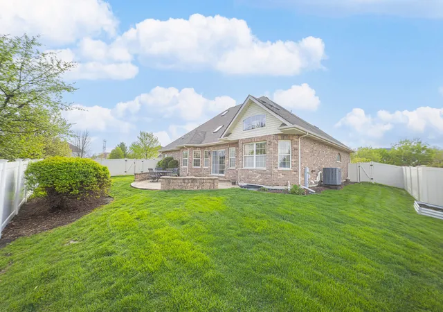 3rd image of 12819 Waterford Blvd, Plainfield, IL 60585 | MLS# 12701371