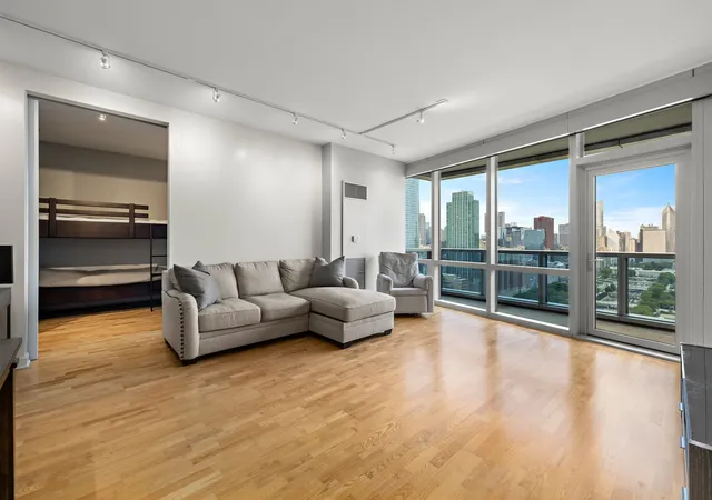 Homes for sale in Chicago, IL | 1211 S Prairie Ave, Chicago, IL 60605