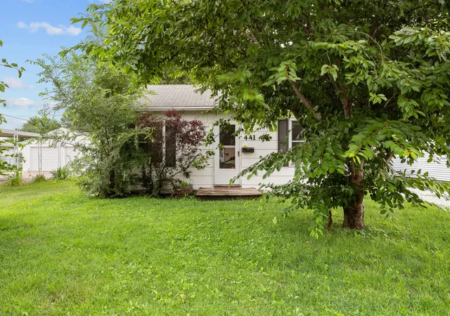 2nd image of 441 5th St E, Milan, IL 61264 | MLS# 12701393