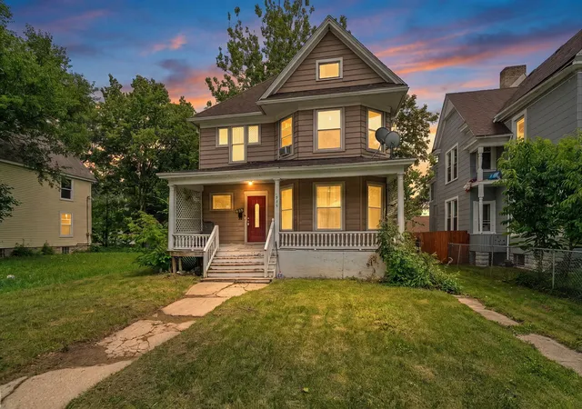 Homes for sale in Rockford, IL | 935 N Court St, Rockford, IL 61103 | MLS# 12701435