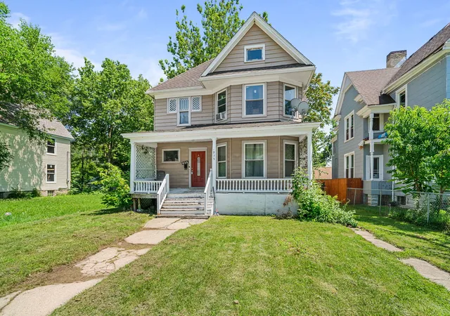 Homes for sale in Rockford, IL | 935 N Court St, Rockford, IL 61103 | MLS# 12701435