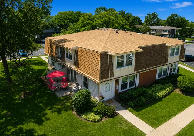 Homes for sale in Schaumburg, IL | 2208 Ramsey Cir, Schaumburg, IL 60194 | MLS# 12701436