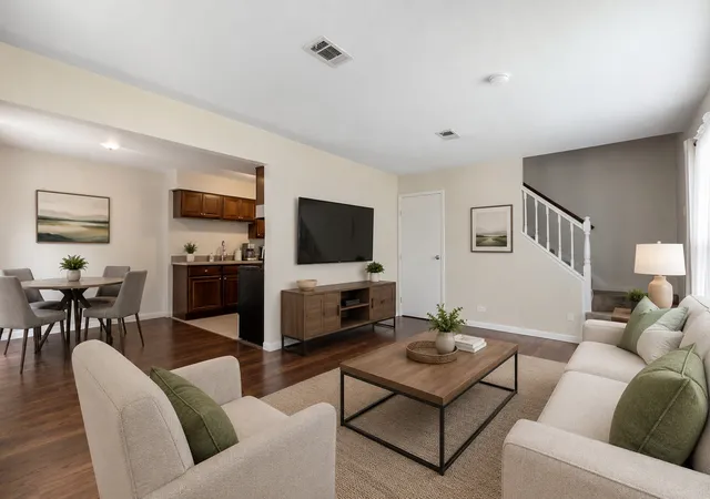 3rd image of 2208 Ramsey Cir, Schaumburg, IL 60194 | MLS# 12701436