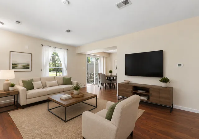 5th image of 2208 Ramsey Cir, Schaumburg, IL 60194 | MLS# 12701436