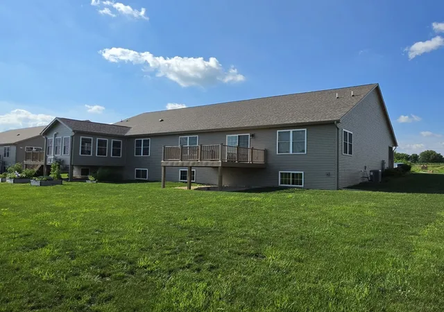 Homes for sale in Dixon, IL | 735 Yingling Dr, Dixon, IL 61021 | MLS# 12701509