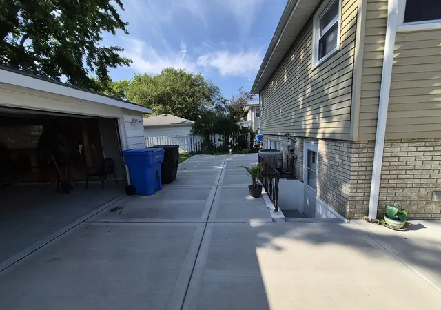 20th image of 6842 N Central Ave, Chicago, IL 60646 | MLS# 12701512