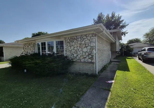 3rd image of 6842 N Central Ave, Chicago, IL 60646 | MLS# 12701512