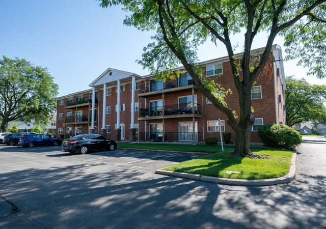 Photo 2 of Condo for sale at 6115 W 94th Street #A5, Oak Lawn, IL 60453 | MLS# 12701516 | Listing updated on 2026-07-16