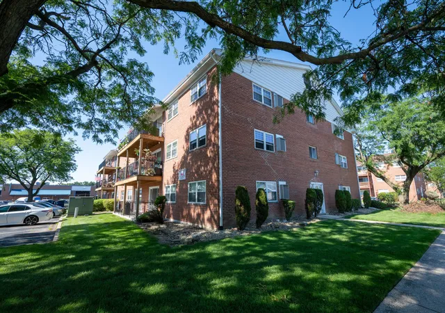 Photo 3 of Condo for sale at 6115 W 94th Street #A5, Oak Lawn, IL 60453 | MLS# 12701516 | Listing updated on 2026-07-16