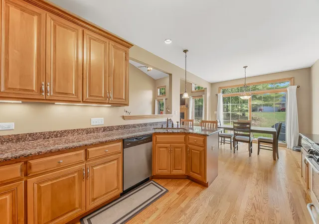 4th image of 20373 Mackinac Point Dr, Frankfort, IL 60423 | MLS# 12701553