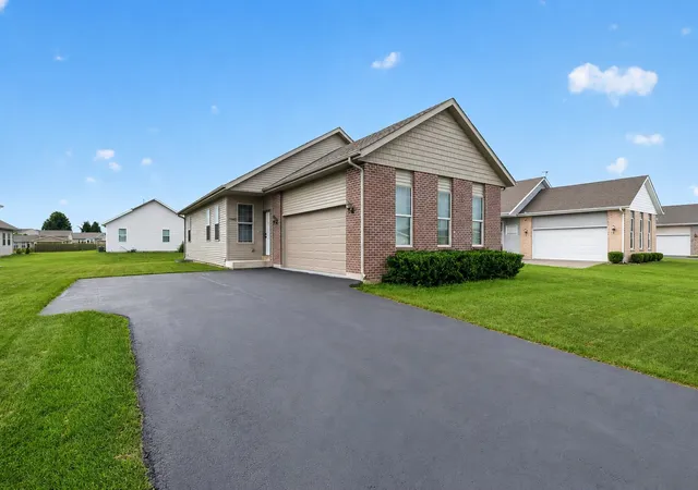 Homes for sale in Machesney Park, IL | 7463 Silo St, Machesney Park, IL 61115 | MLS# 12701557