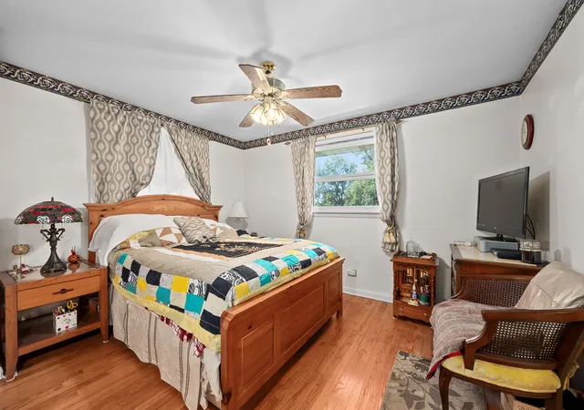 Photo 3 of Sale Pending at 16948 Glen Oaks Dr, Country Club Hills, IL 60478 | MLS# 12701569 | Listing updated on 2026-09-25