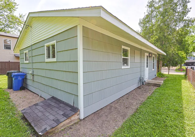 20th image of 414 Tulsa Ave, Carpentersville, IL 60110 | MLS# 12701577
