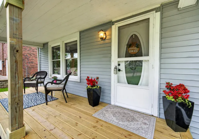 5th image of 29 N Ahrens Ave, Lombard, IL 60148 | MLS# 12701582