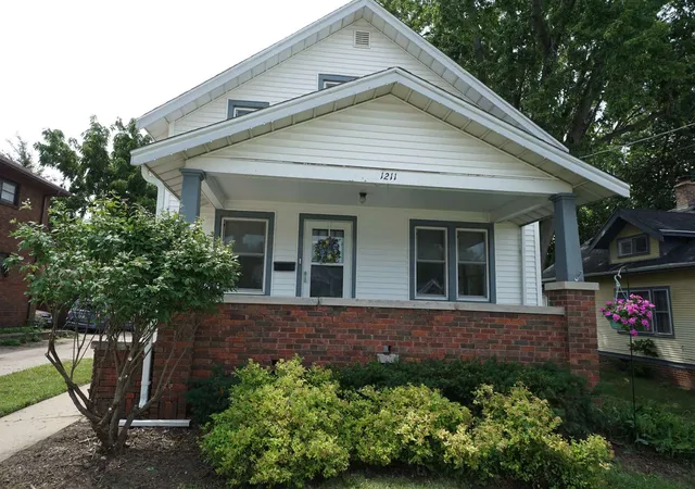 Homes for sale in Rockford, IL | 1211 18th St, Rockford, IL 61104 | MLS# 12701601