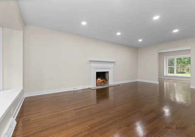 Photo 4 of Single family home for sale at 28 Plymouth Ct, Lincolnshire, IL 60069 | MLS# 12701628 | Listing updated on 2026-09-21