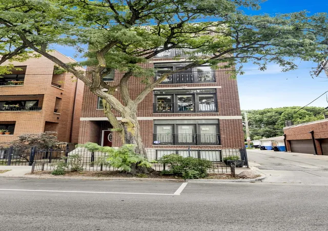 Homes for sale in Chicago, IL | 5006 N Western Ave #2, Chicago, IL 60625 | MLS# 12701635