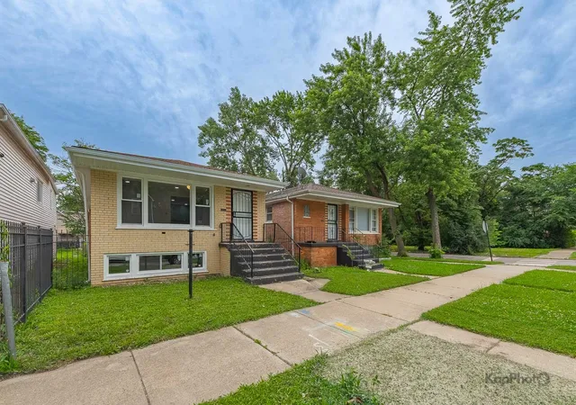2nd image of 11955 S Prairie Ave, Chicago, IL 60628 | MLS# 12701657