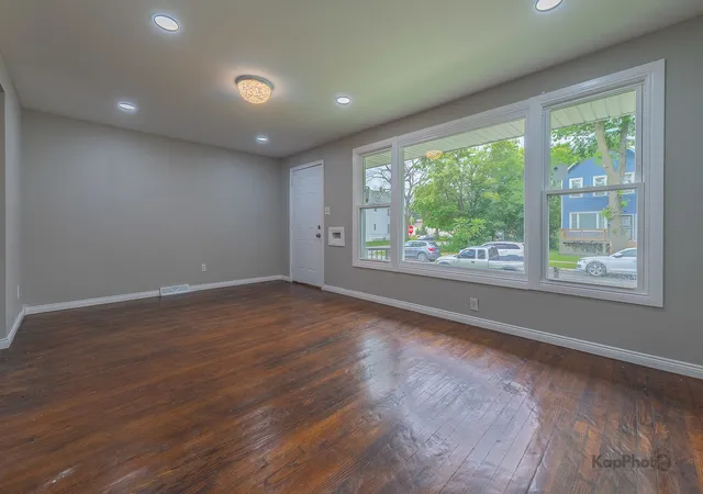 3rd image of 11955 S Prairie Ave, Chicago, IL 60628 | MLS# 12701657