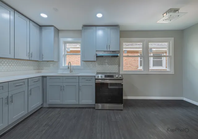 5th image of 11955 S Prairie Ave, Chicago, IL 60628 | MLS# 12701657