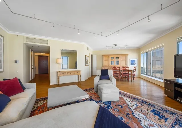5th image of 950 N Michigan Ave #4005, Chicago, IL 60611 | MLS# 12701671