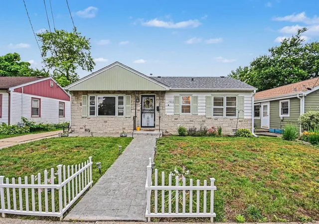 Homes for sale in Midlothian, IL | 14806 Lawndale Ave, Midlothian, IL 60445 | MLS# 12701696