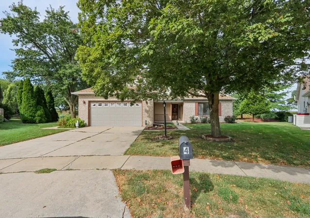 Photo 1 of Single family home for sale at 4 Redwing Ct, Savoy, IL 61874 | MLS# 12701705 | Listing updated on 2026-09-21