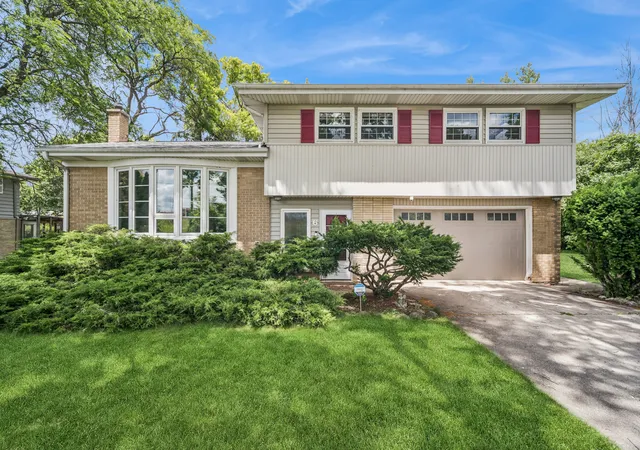Homes for sale in Buffalo Grove, IL | 6 Linden Ave, Buffalo Grove, IL 60089 | MLS# 12701718