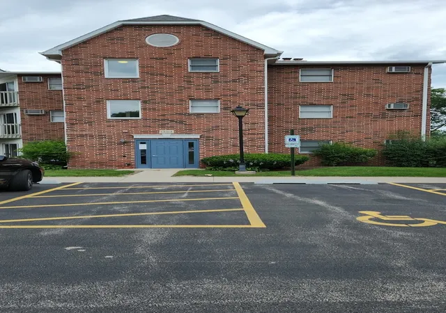Homes for sale in Lake In The Hills, IL | 1354 Cunat Ct #1D, Lake In The Hills, IL 60156 | MLS# 12701724
